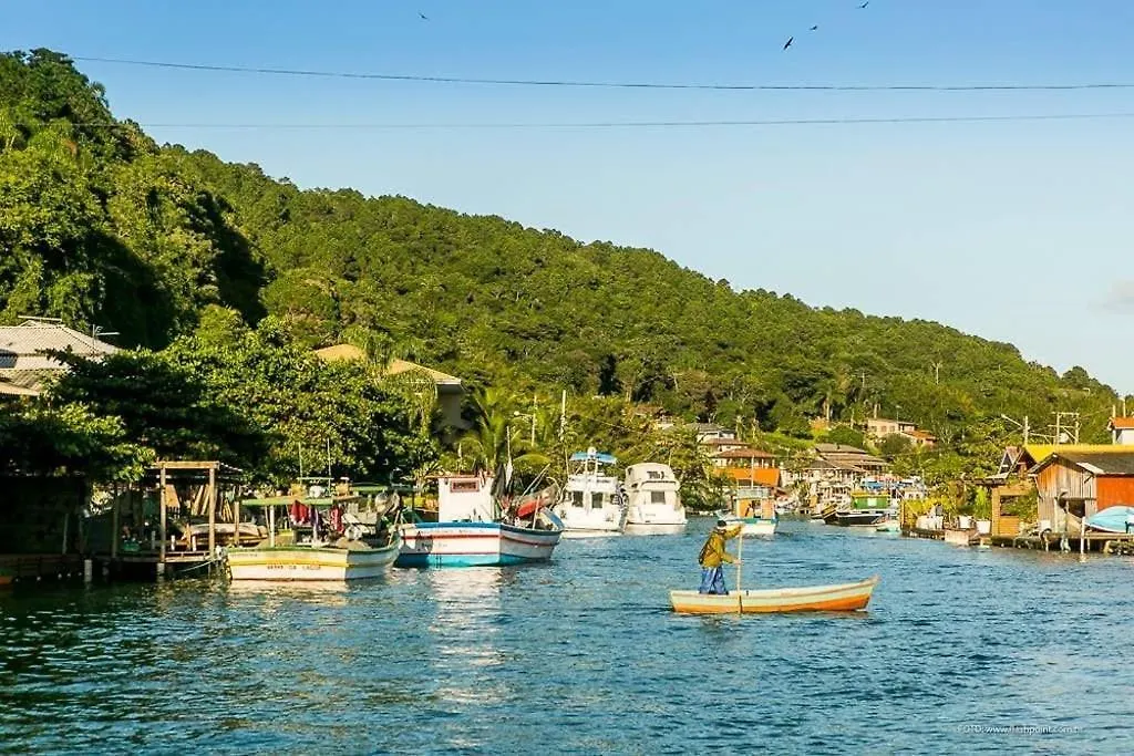 Lindos chalés a 150m da praia Florianópolis